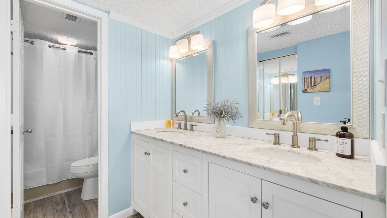 Photo of Bathroom in Ocean Drive