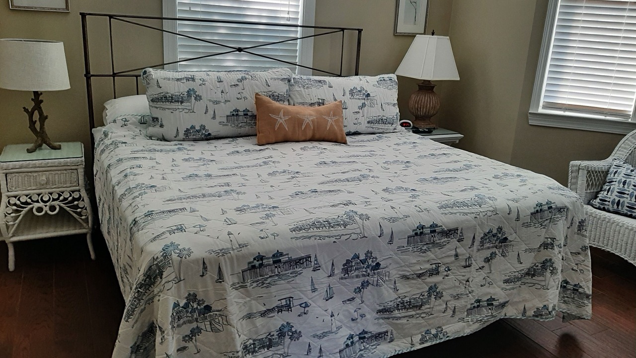 Photo of Bedroom in Clipper Cove
