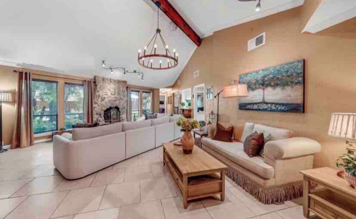 Photo of Livingroom in Missouri City