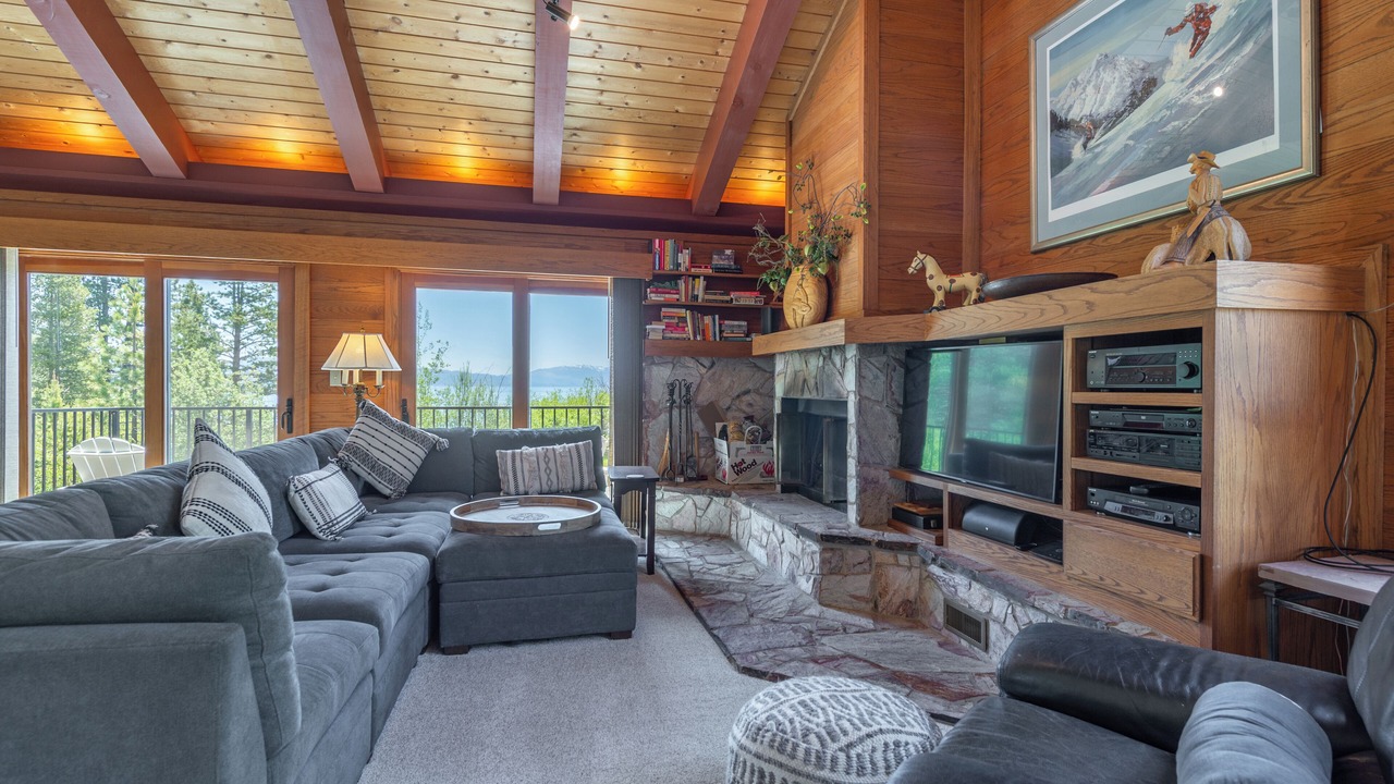 Photo of Livingroom in Lake Forest