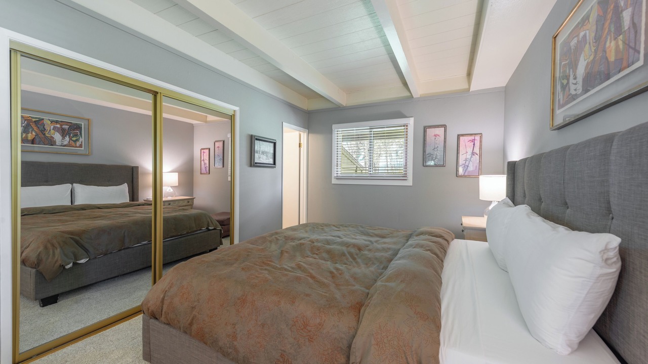 Photo of Bedroom in Lake Forest