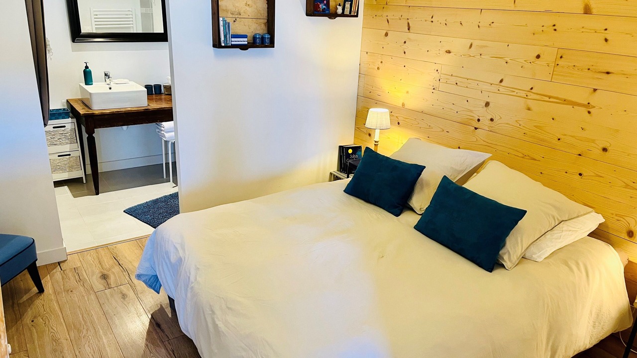 Photo of Bedroom in Collonges