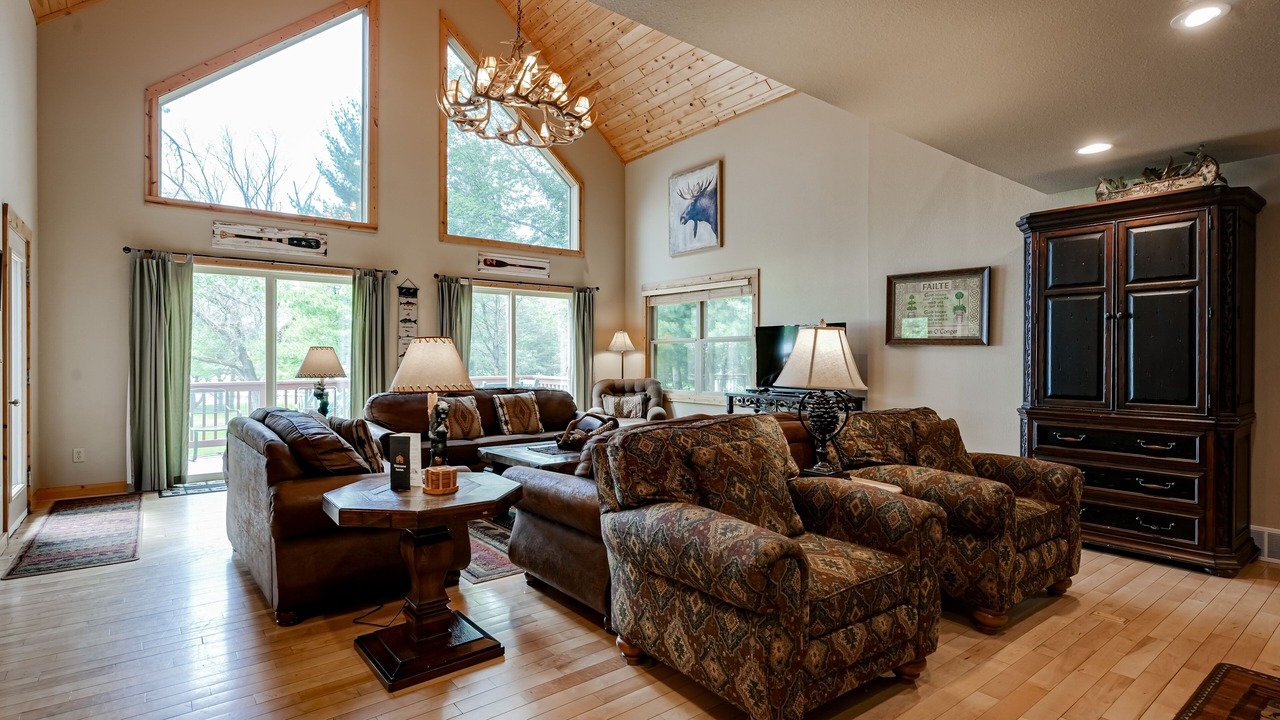 Photo of Livingroom in Eagle River