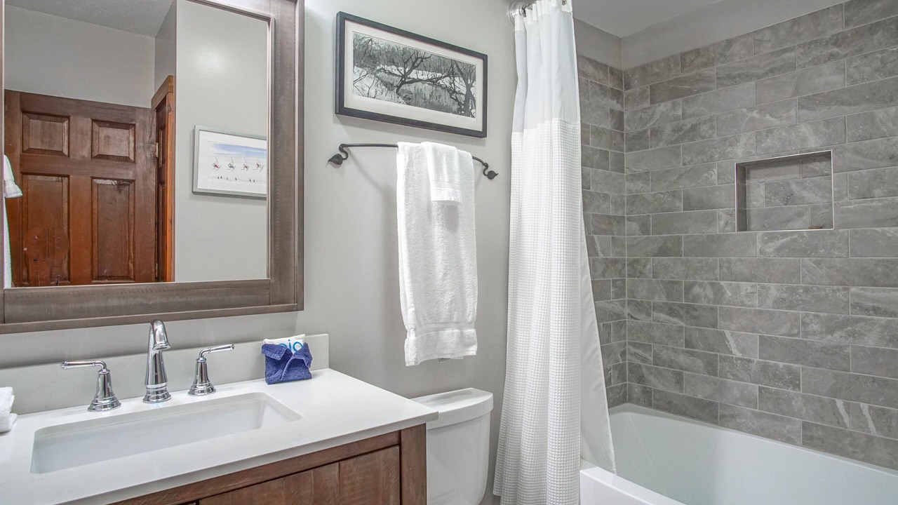 Photo of Bathroom in Edray