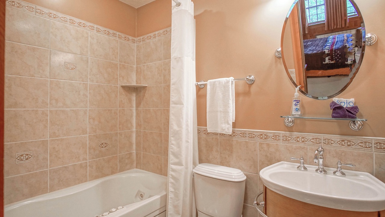 Photo of Bathroom in Edray