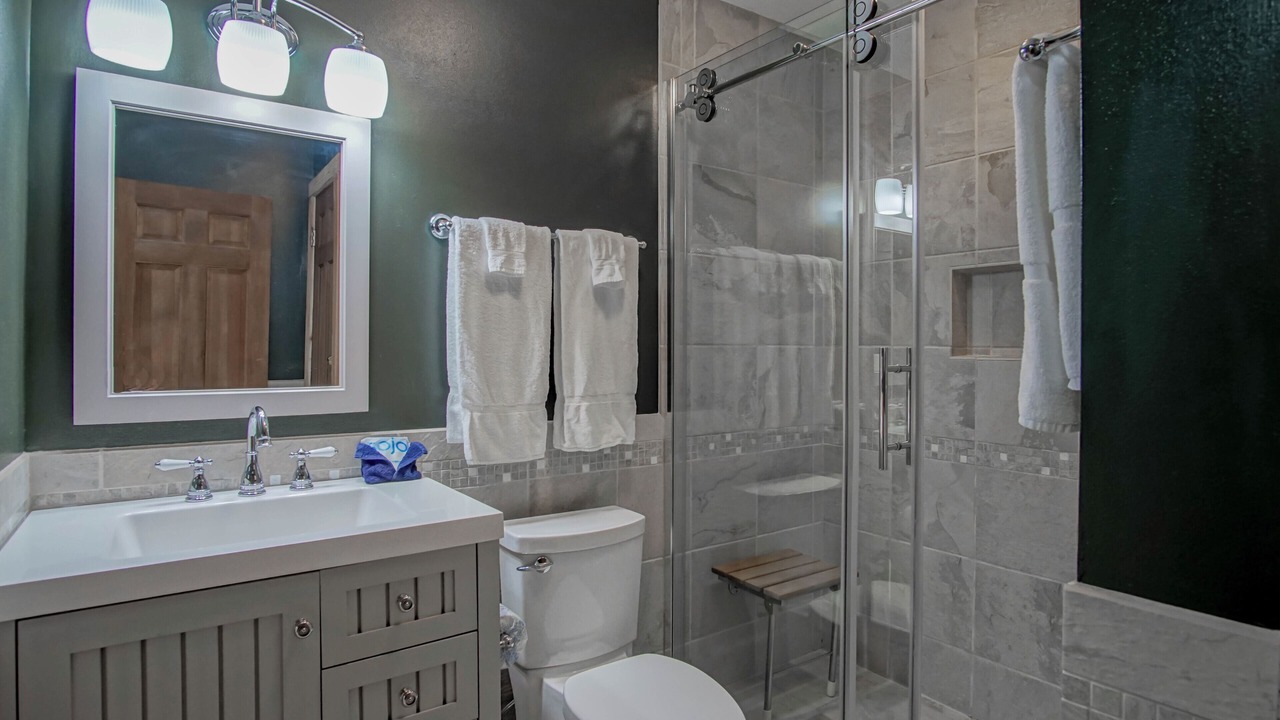 Photo of Bathroom in Edray