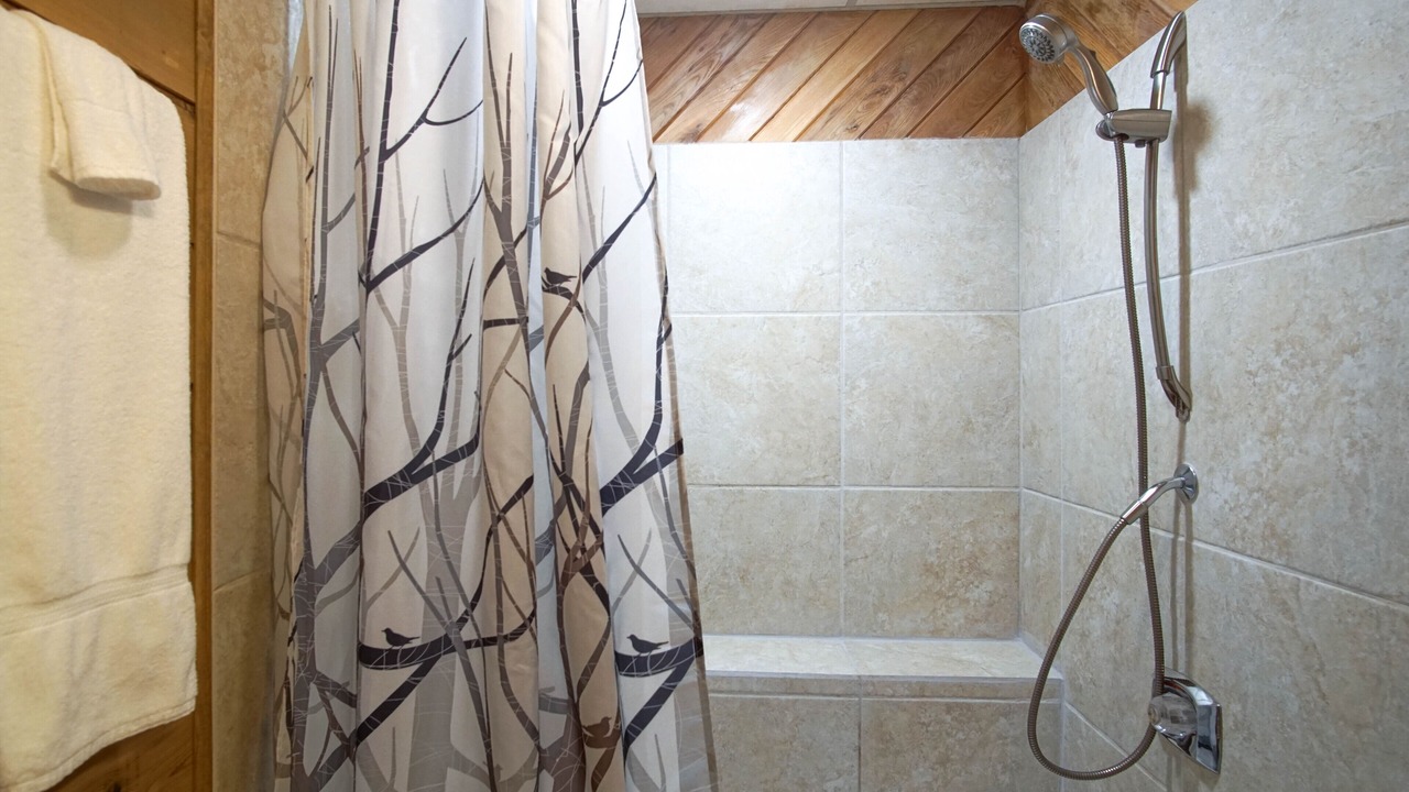 Photo of Bathroom in Edray