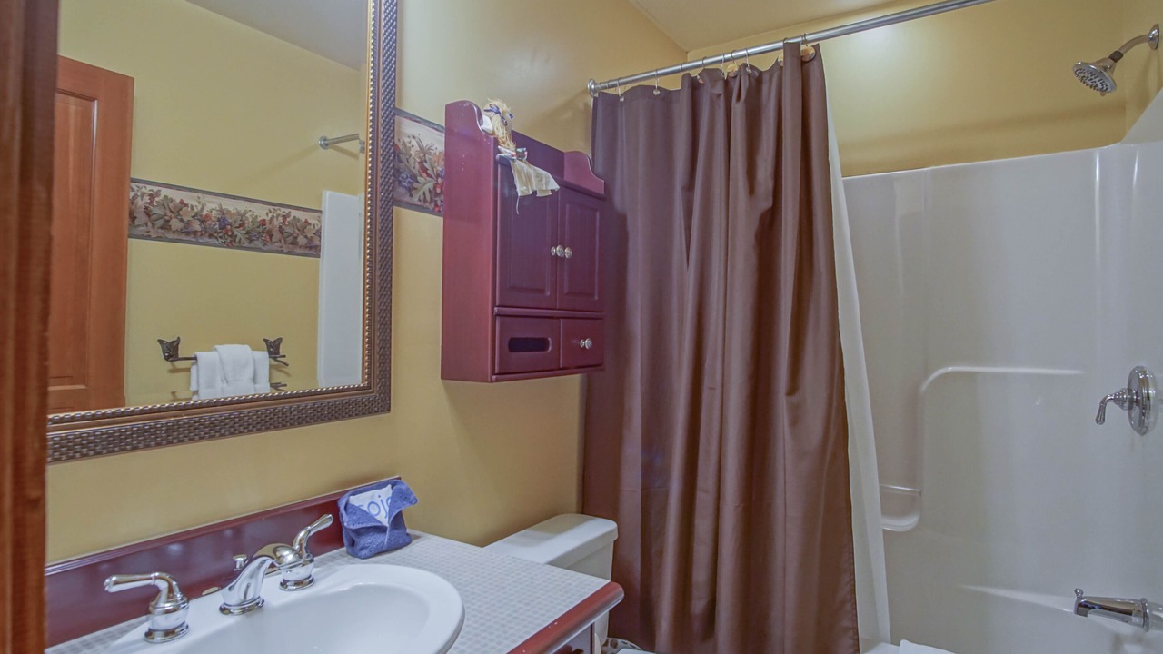 Photo of Bathroom in Edray