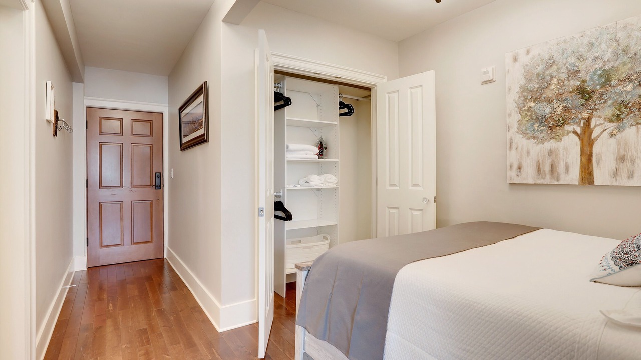 Photo of Bedroom in Stadium District