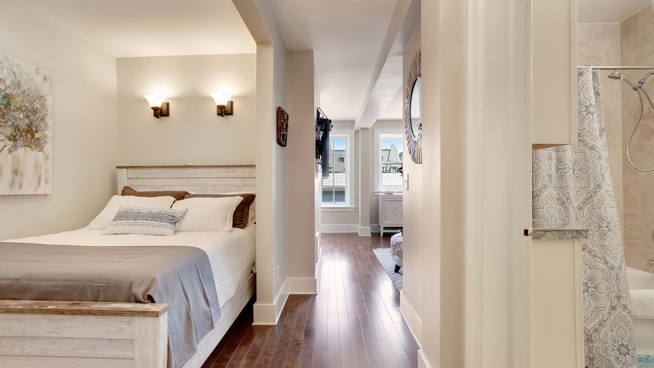 Photo of Bedroom in Stadium District