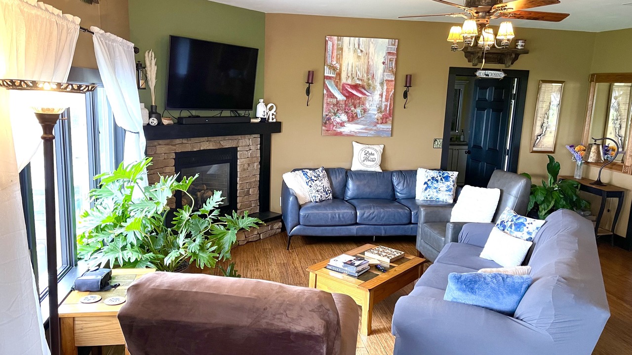 Photo of Livingroom in Champlain