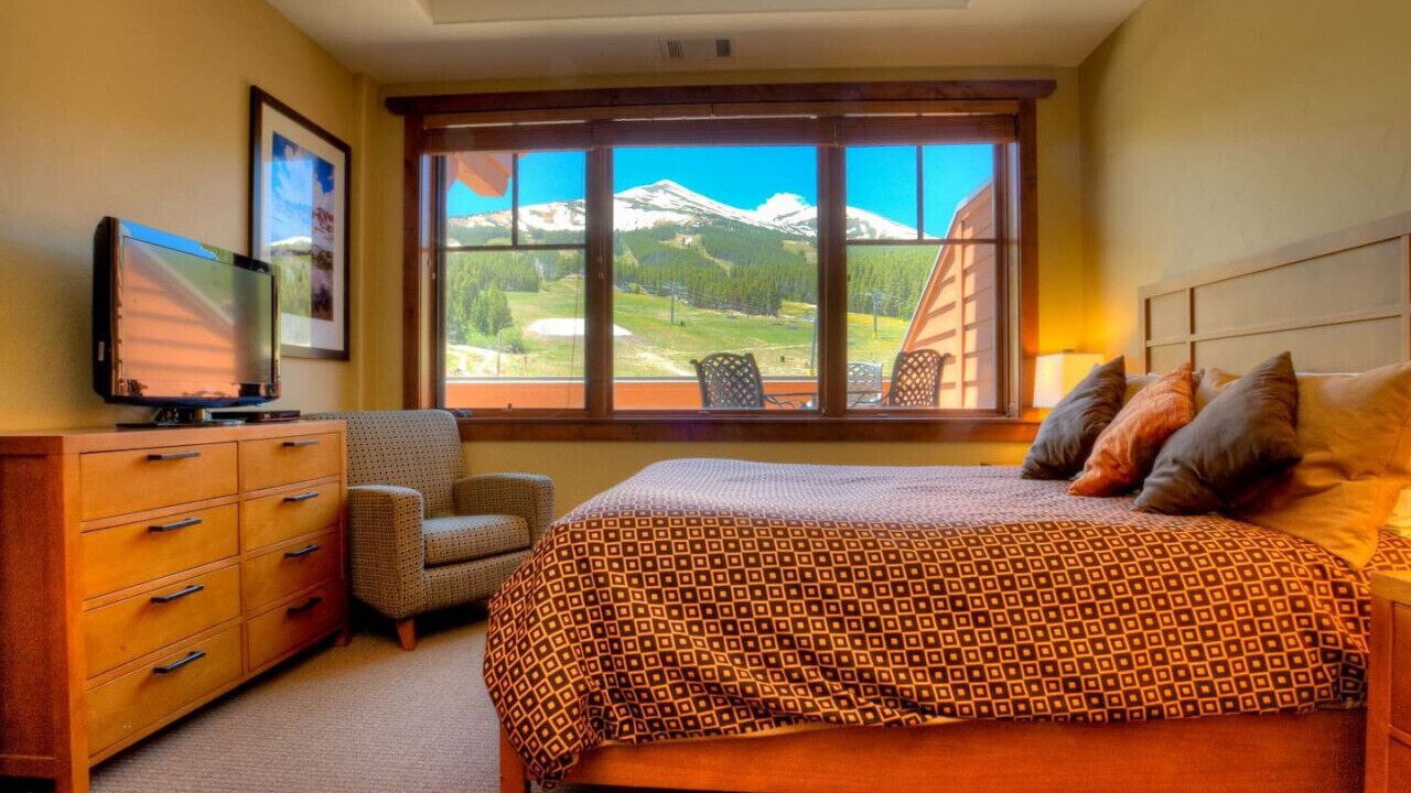 Photo of Others in Peak 8