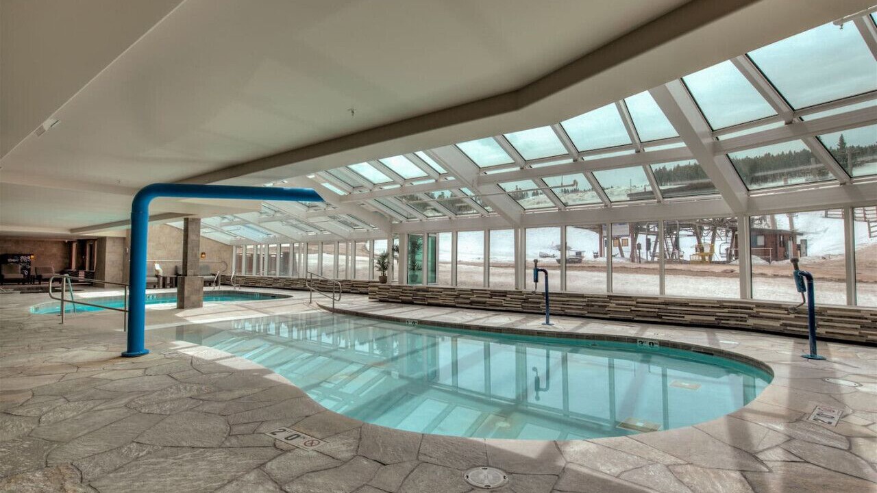 Photo of Outdoor in Peak 8