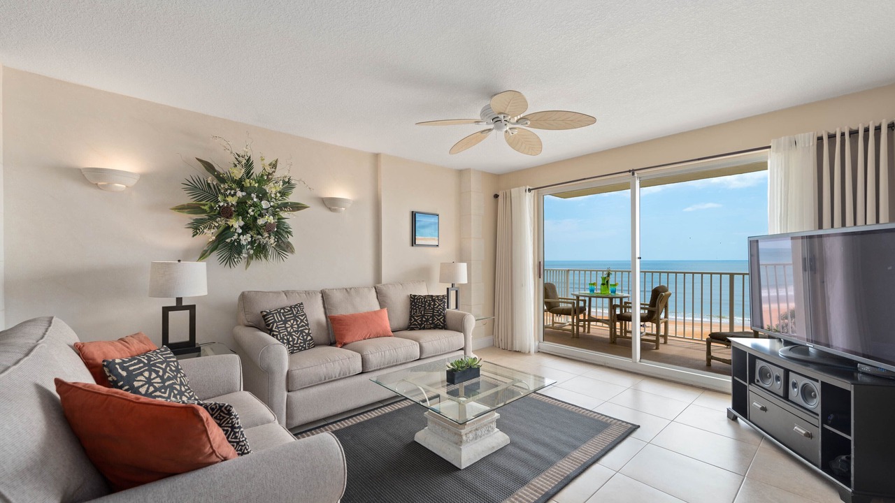 Photo of Livingroom in Seawinds Condo