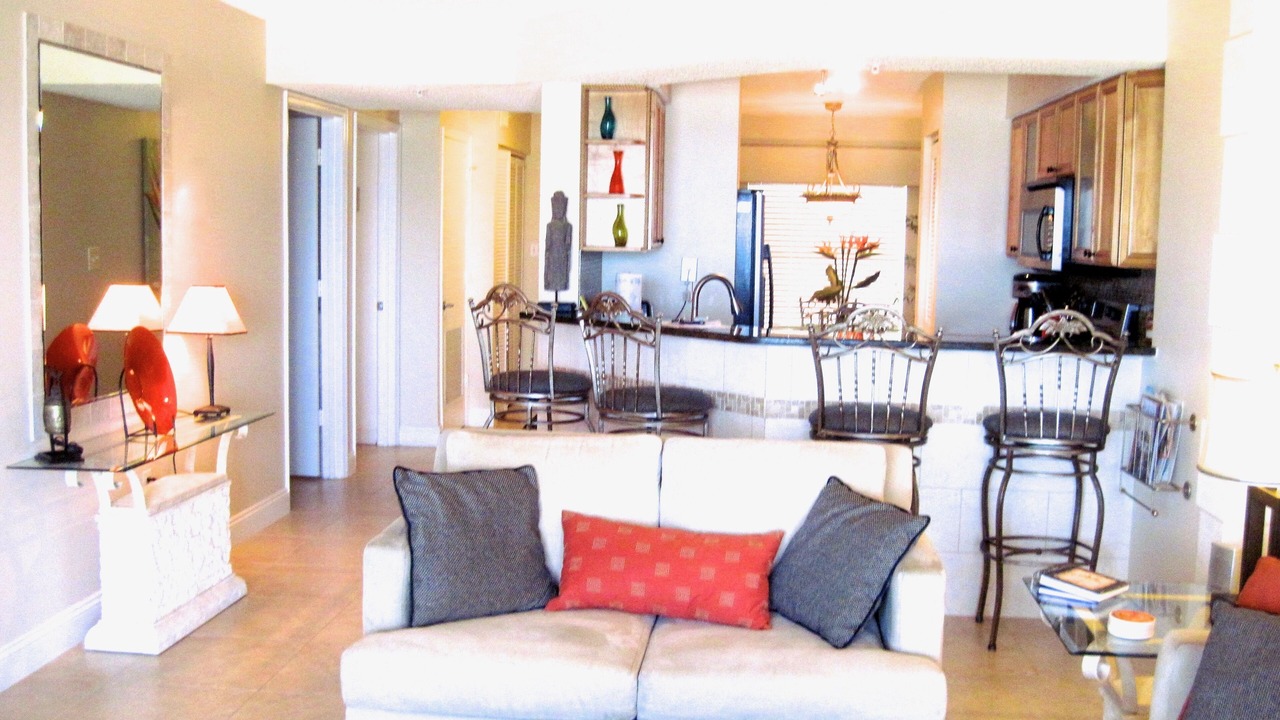 Photo of Livingroom in Seawinds Condo