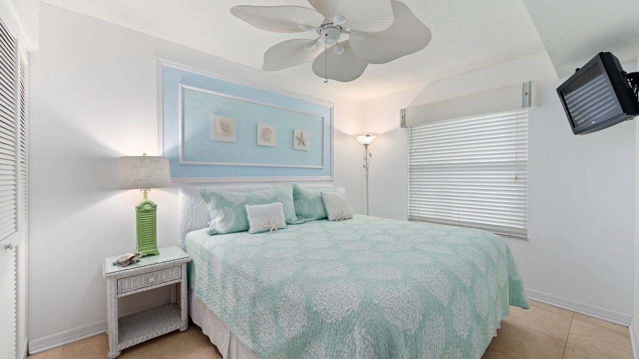 Photo of Bedroom in Seawinds Condo