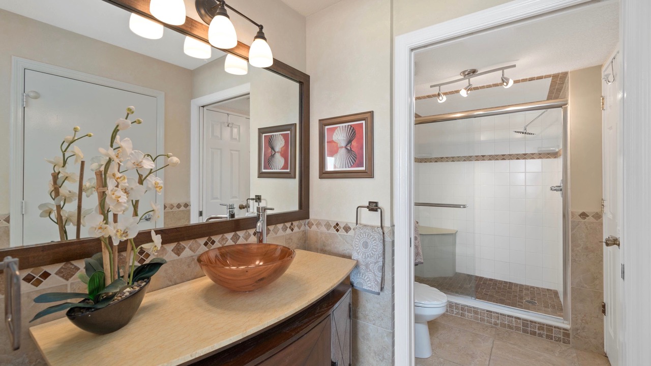 Photo of Bathroom in Seawinds Condo