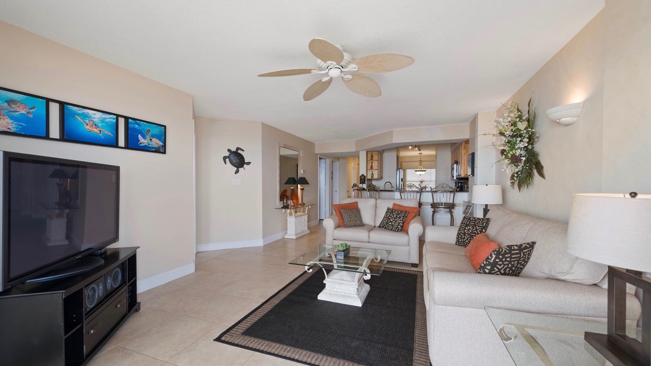 Photo of Livingroom in Seawinds Condo