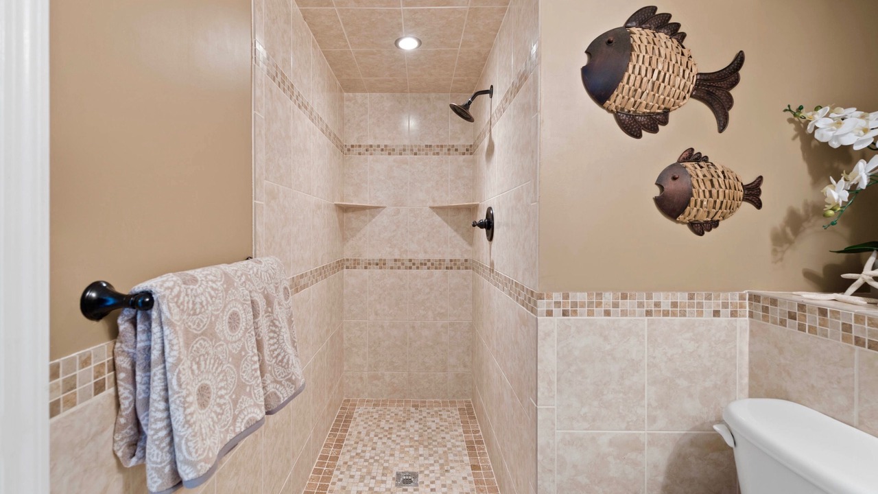 Photo of Bathroom in Seawinds Condo
