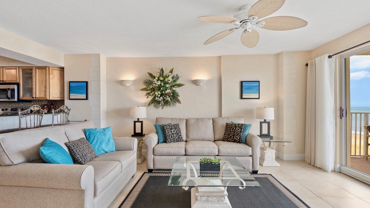 Photo of Livingroom in Seawinds Condo
