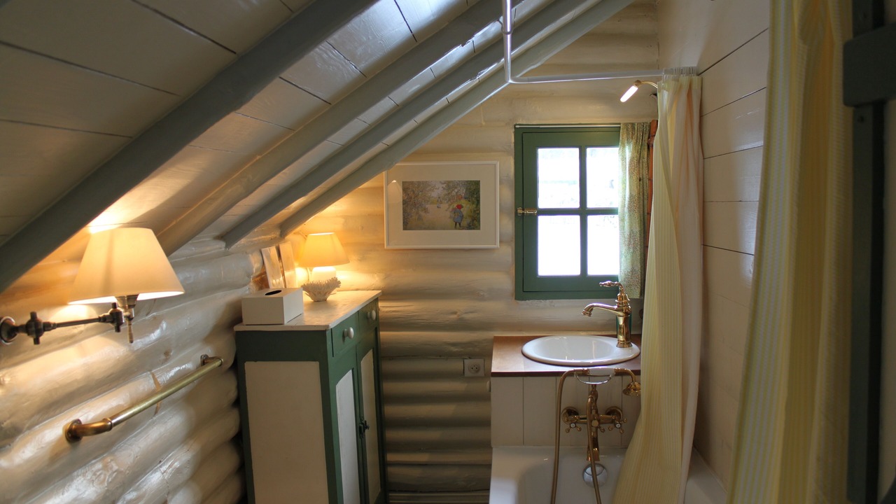 Photo of Bathroom in Adainville