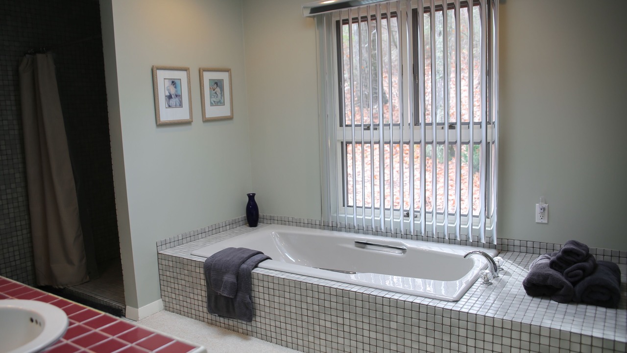 Photo of Bathroom in Douglas