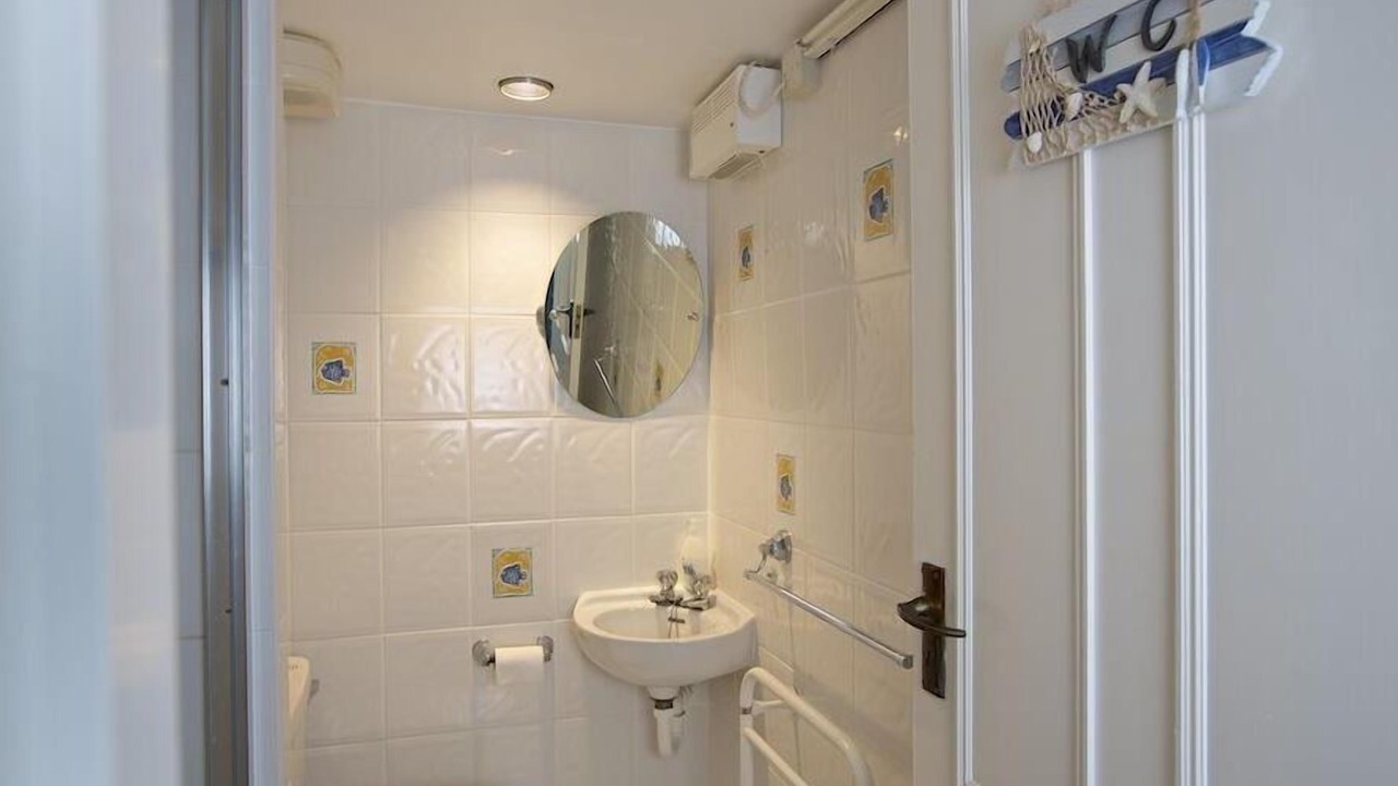 Photo of Bathroom in Salcombe