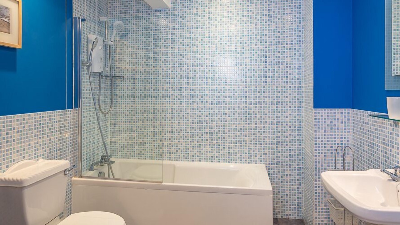 Photo of Bathroom in Hope-Cove