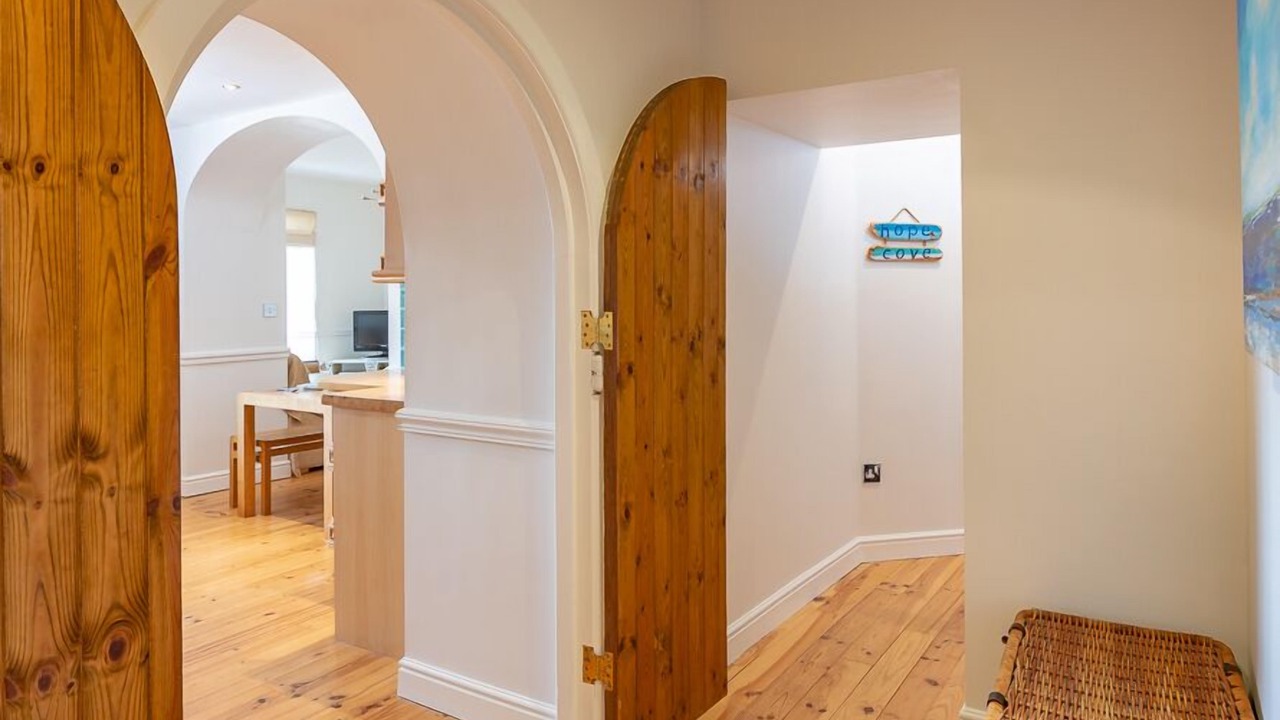 Photo of Others in Hope-Cove