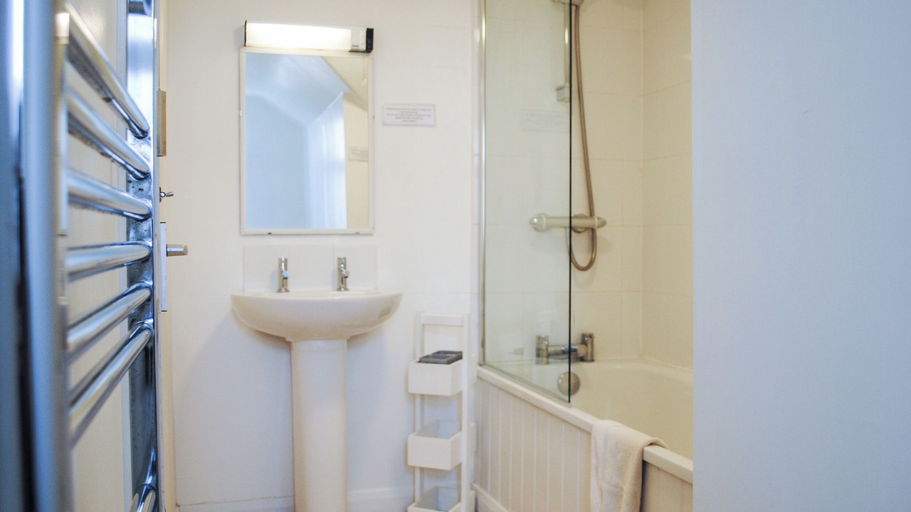 Photo of Bathroom in Salcombe