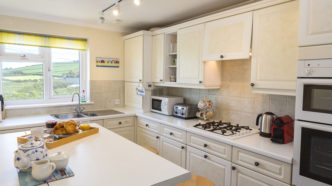 Photo of Kitchen in Thurlestone