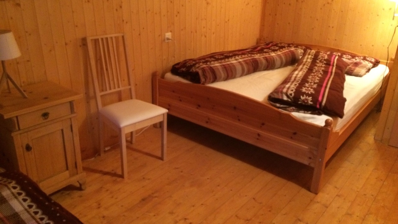 Photo of Bedroom in Curaglia