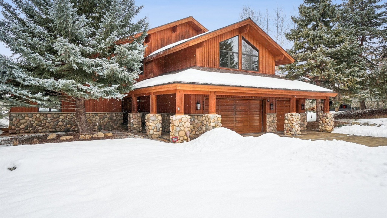 Photo of Outdoor in Park Meadows