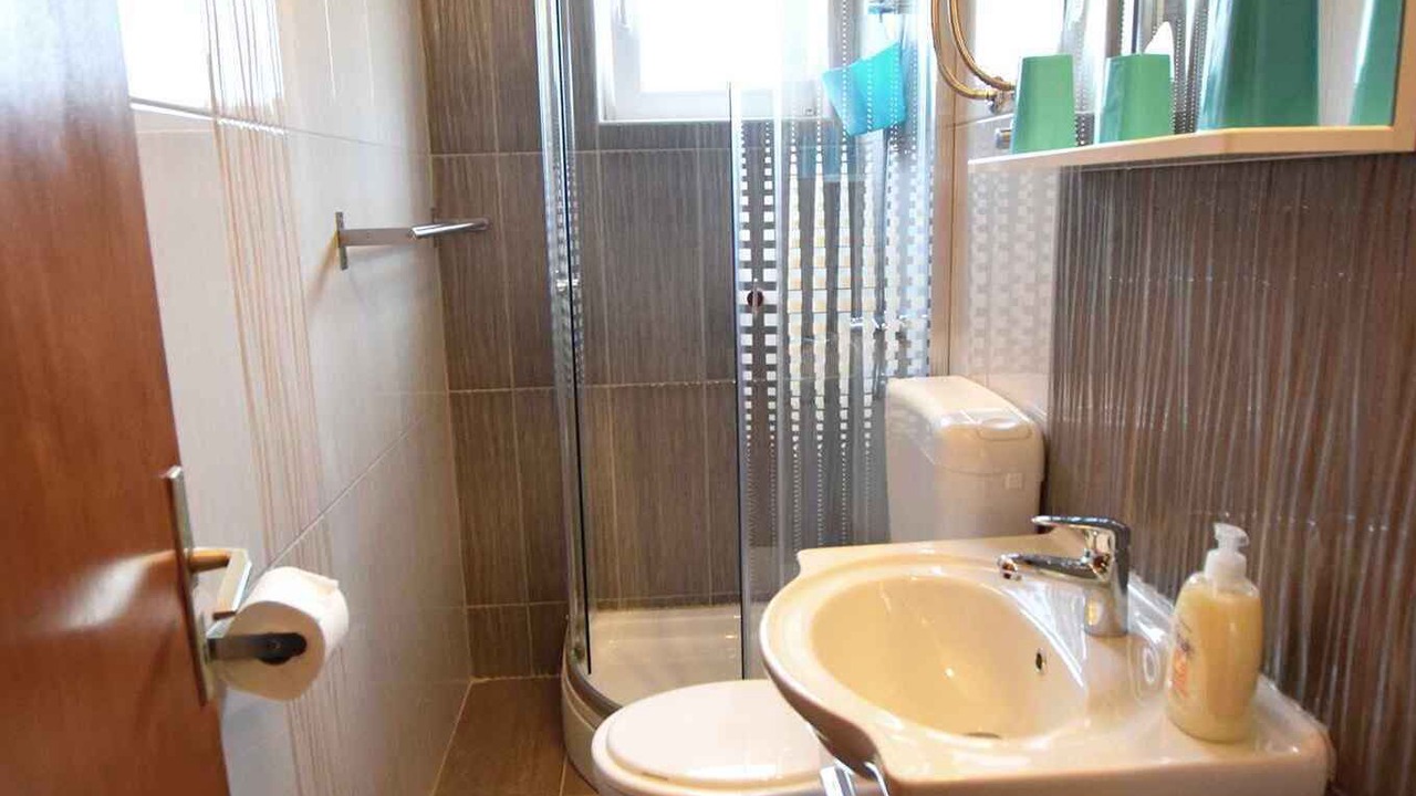 Photo of Bathroom in Seline