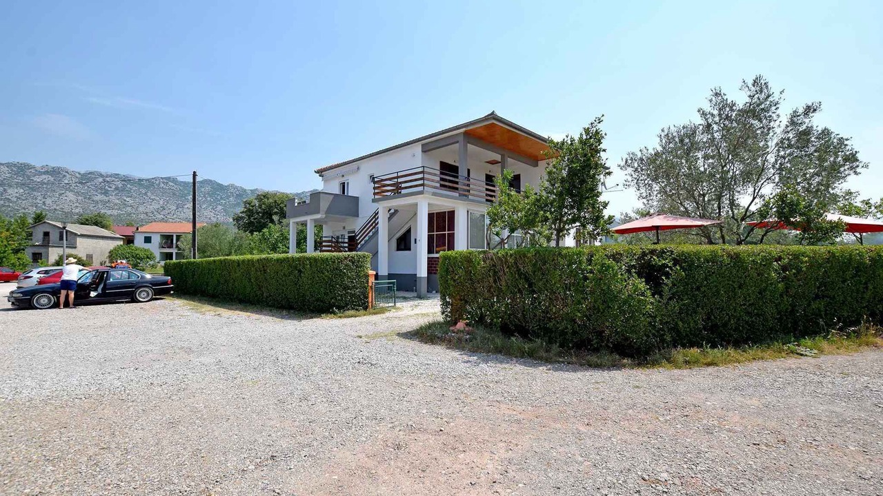 Photo of Outdoor in Seline