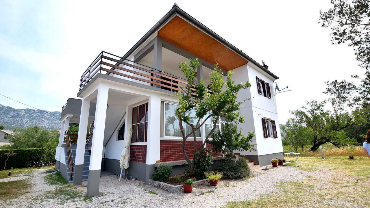 Photo of Outdoor in Seline