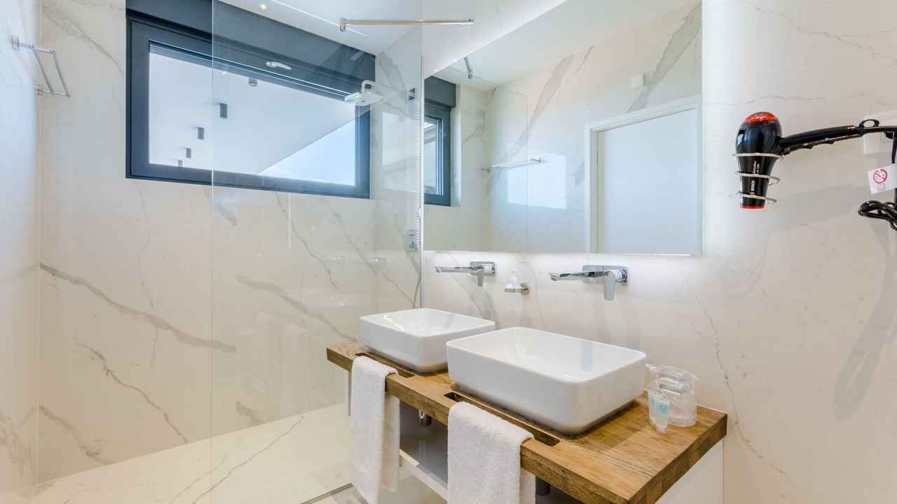 Photo of Bathroom in Cove Makarac (Milna)