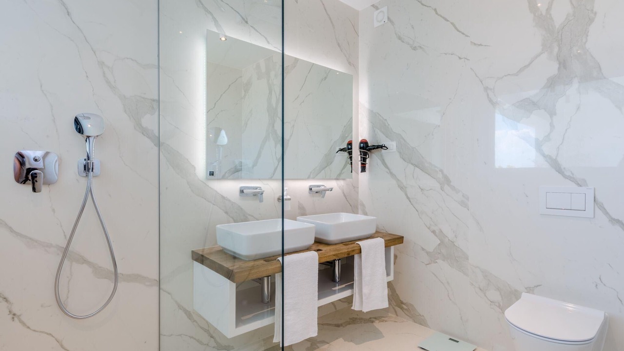Photo of Bathroom in Cove Makarac (Milna)