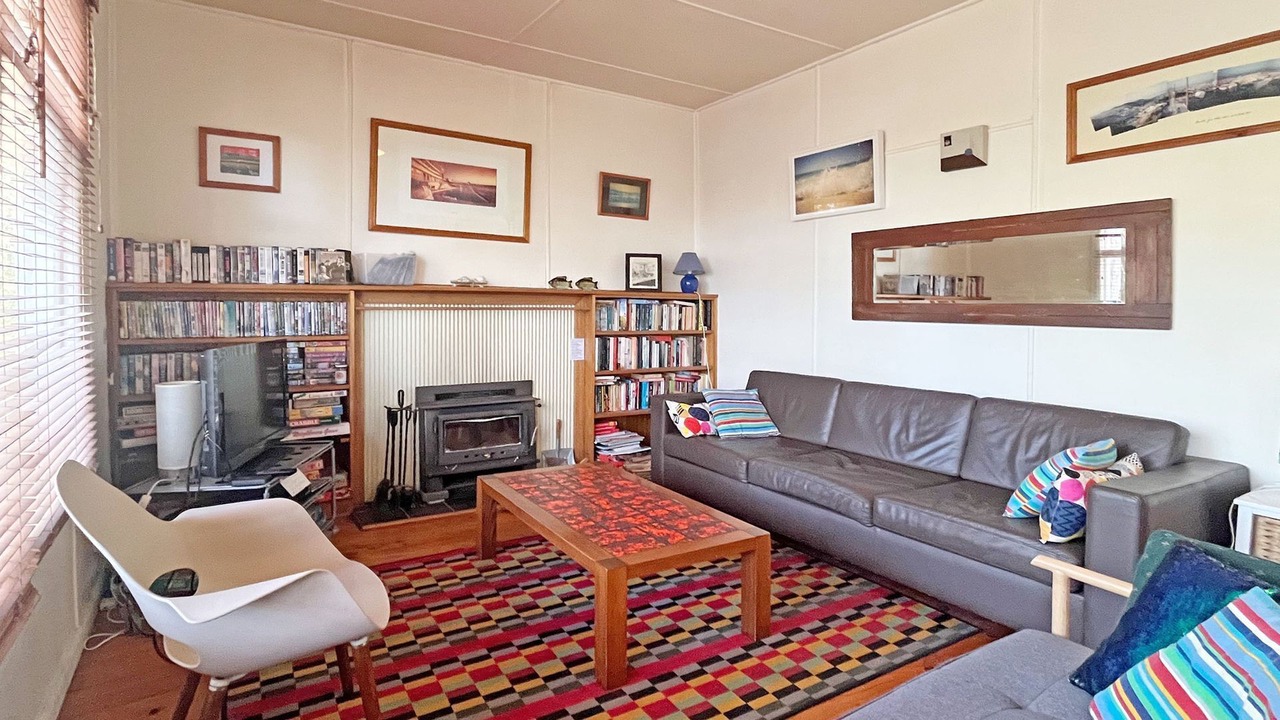 Photo of Livingroom in Skenes Creek