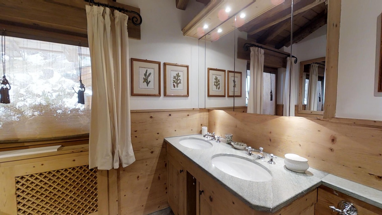 Photo of Bathroom in Champfer