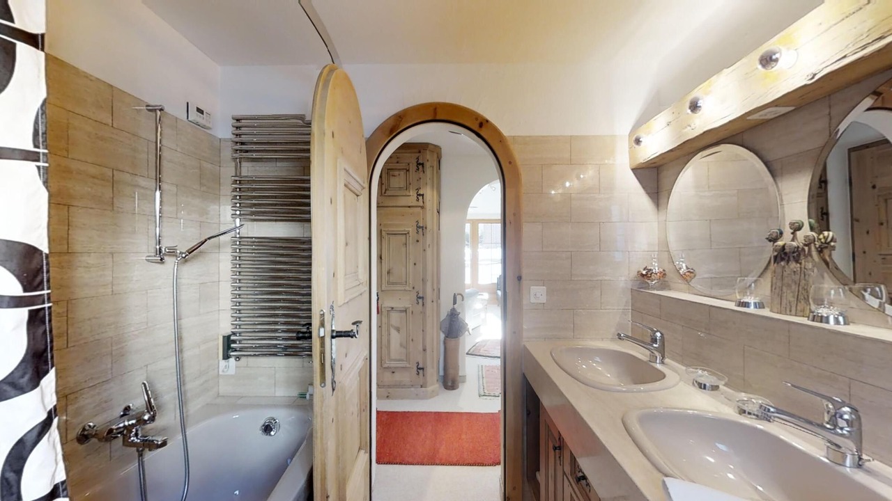 Photo of Bathroom in Silvaplana