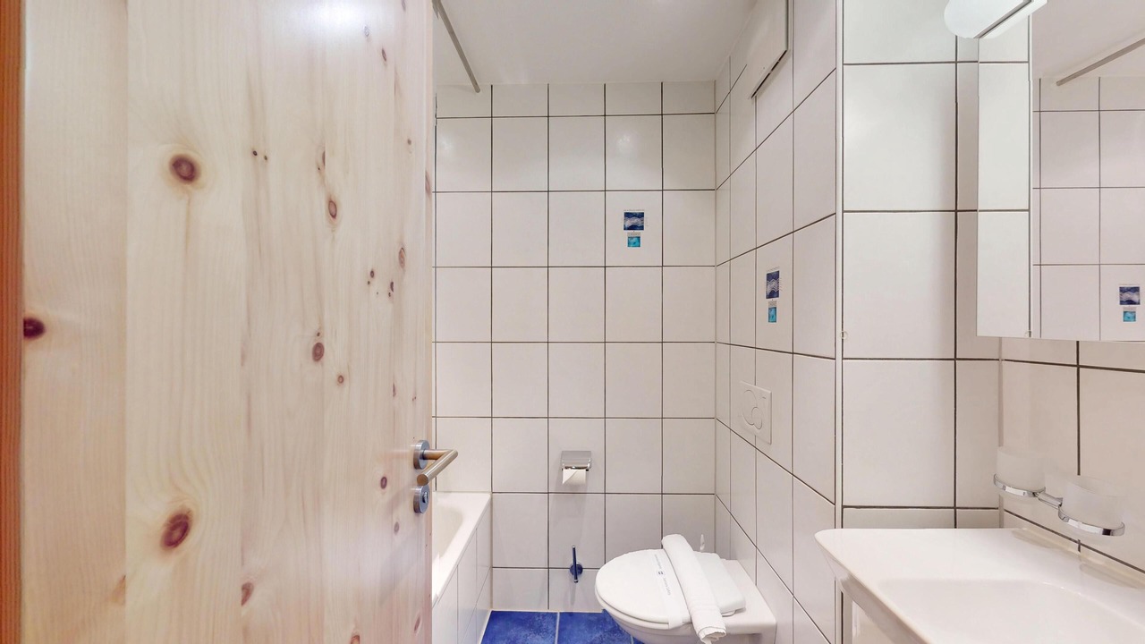 Photo of Bathroom in Silvaplana