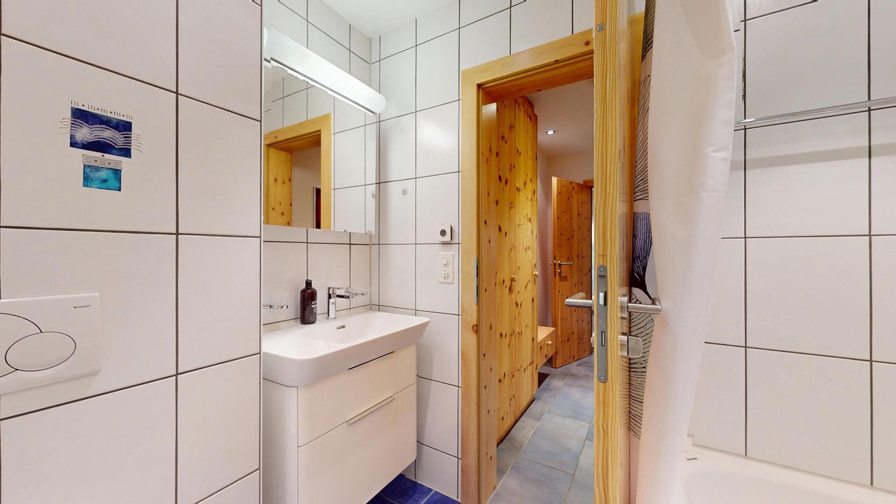 Photo of Bathroom in Silvaplana