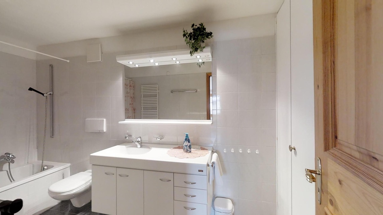 Photo of Bathroom in Silvaplana
