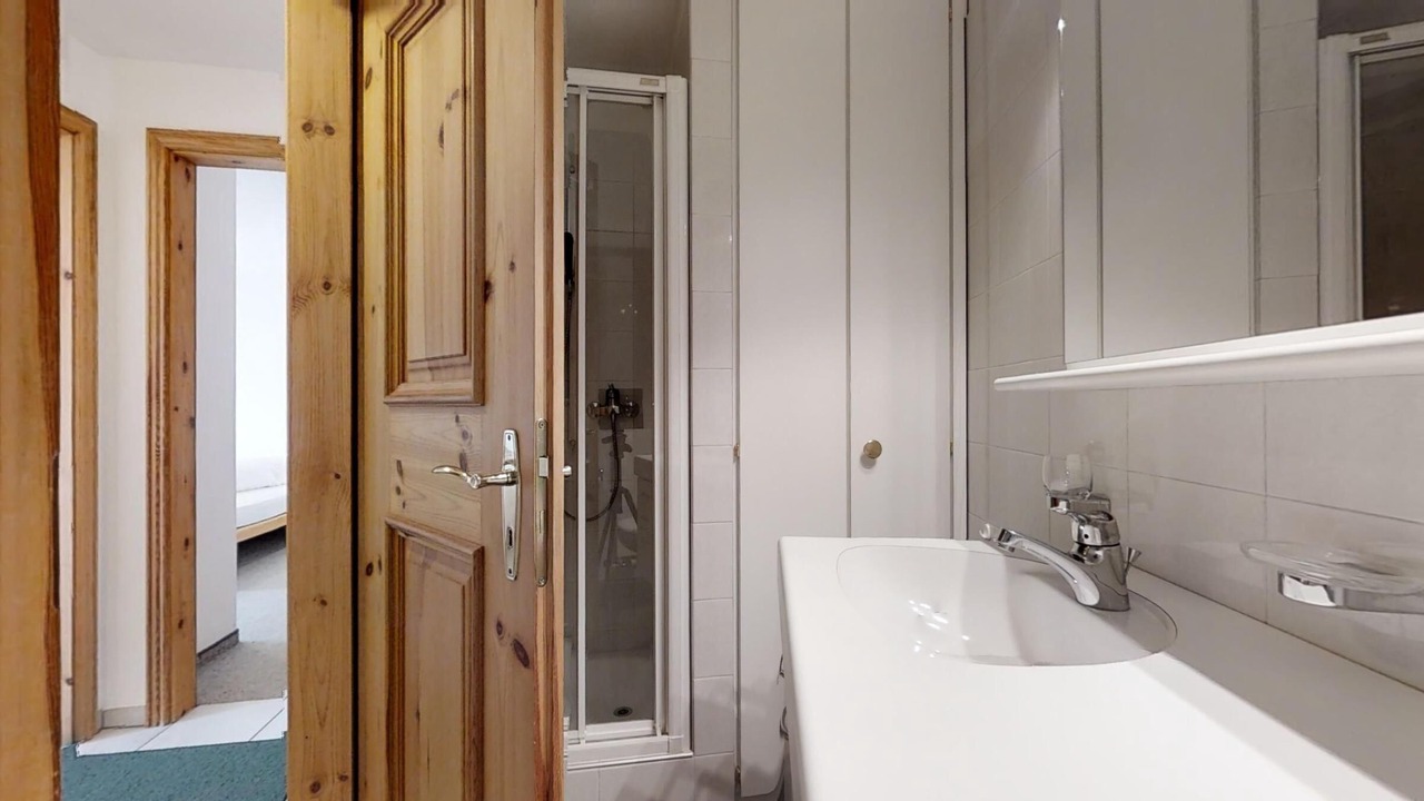 Photo of Bathroom in Silvaplana