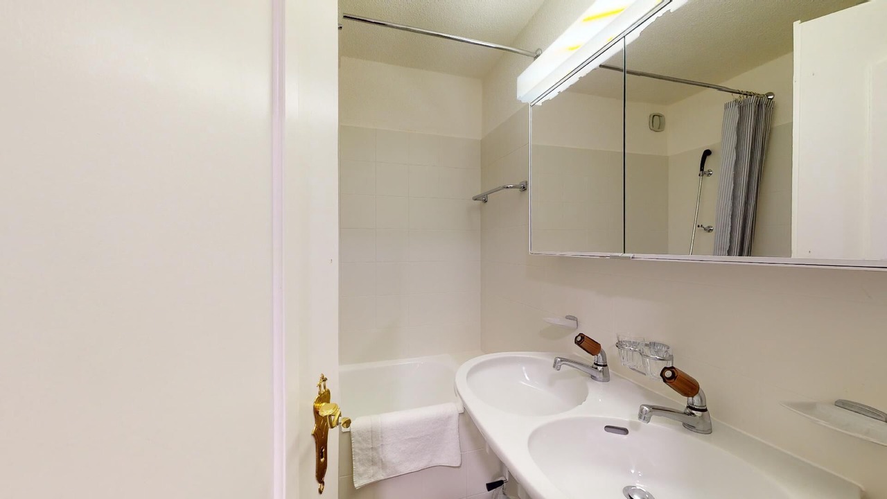Photo of Bathroom in Surlej