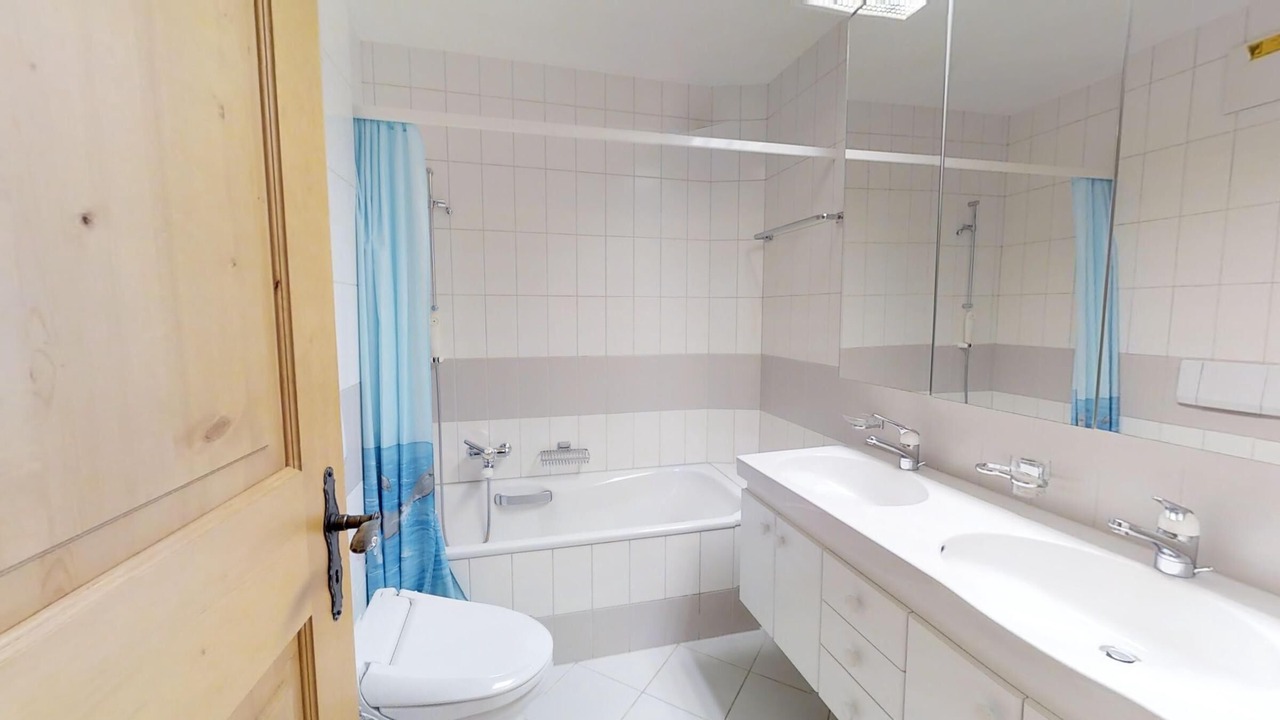 Photo of Bathroom in Silvaplana