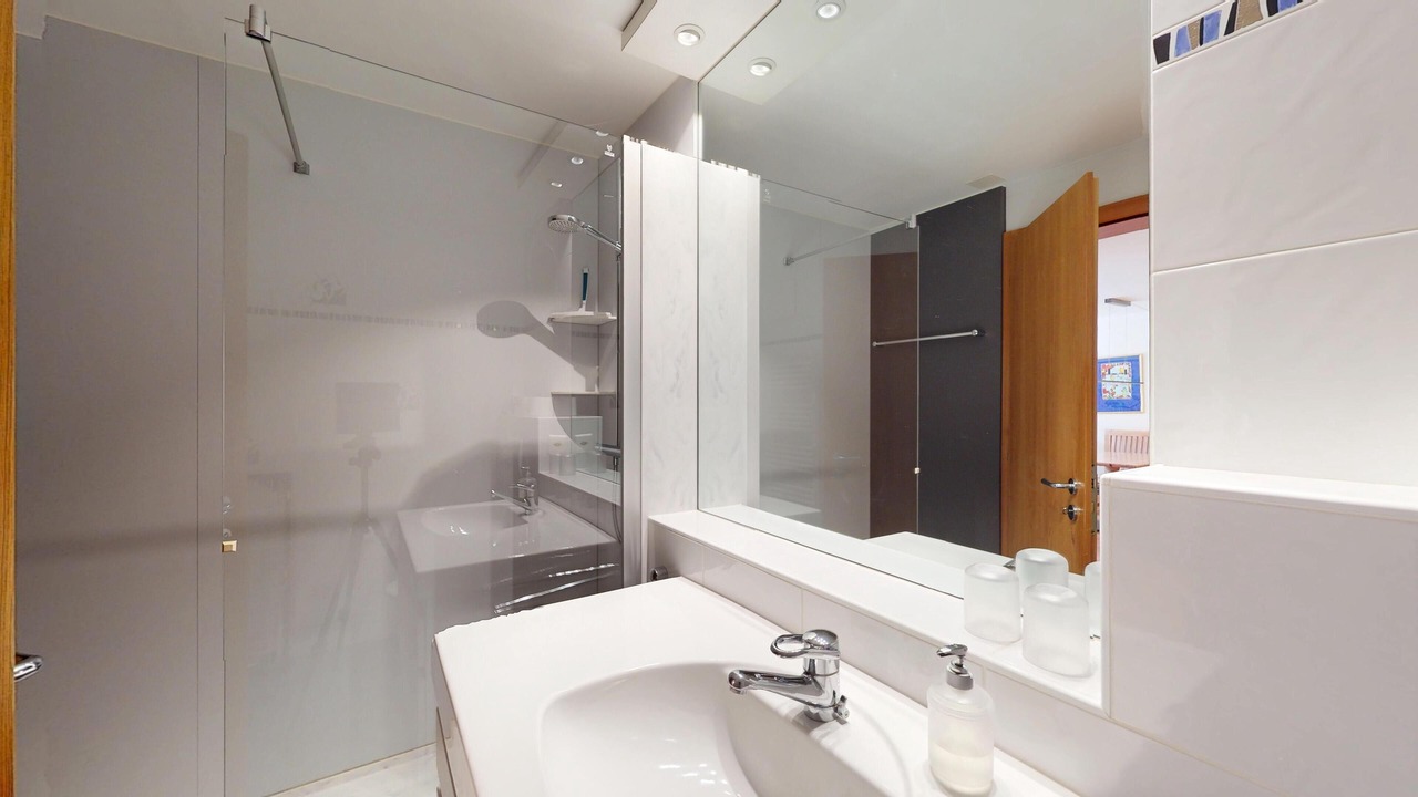 Photo of Bathroom in Silvaplana