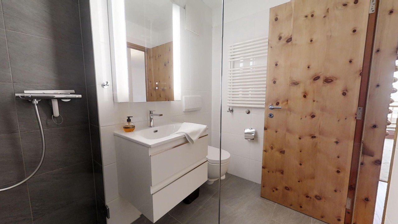 Photo of Bathroom in Silvaplana