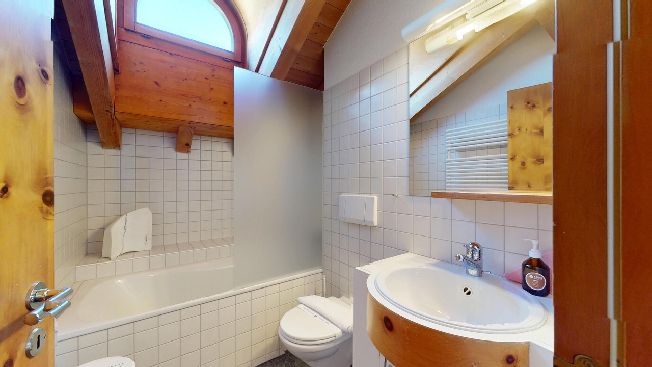 Photo of Bathroom in Silvaplana